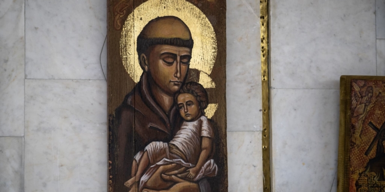 У Тернополі відкрили виставку ікон Володимира Шерстія «З вірою до Перемоги»