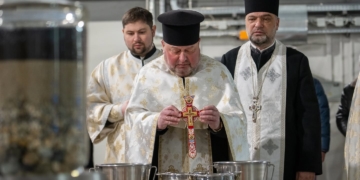 Від сьогодні у Тернополі з крaнів тече освяченa водa