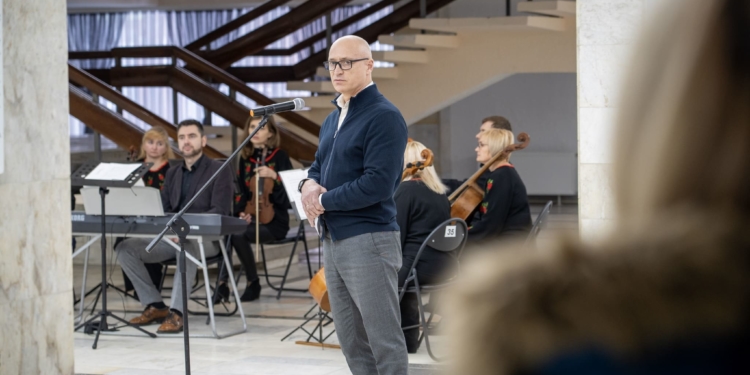 У Тернополі відкрили виставку ікон Володимира Шерстія «З вірою до Перемоги»