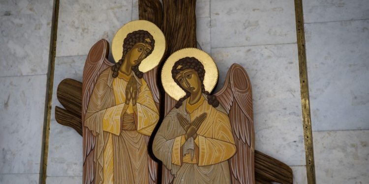 У Тернополі відкрили виставку ікон Володимира Шерстія «З вірою до Перемоги»