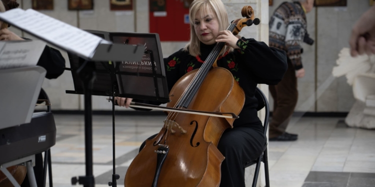 У Тернополі відкрили виставку ікон Володимира Шерстія «З вірою до Перемоги»