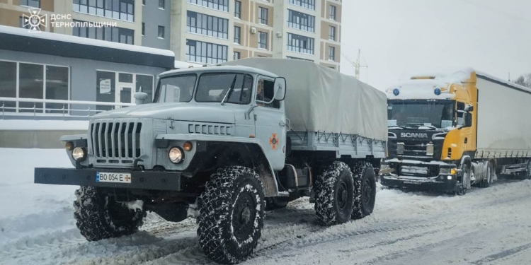 Рятувальники Тернопільщини працюють у посиленому режимі через негоду