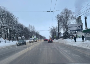 очищати від снігу