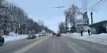 очищати від снігу