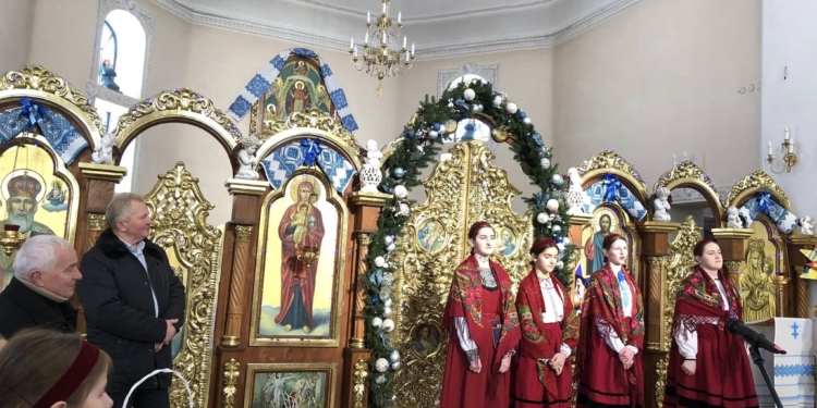 У Білецькій громаді провели Розколяду на підтримку ЗСУ