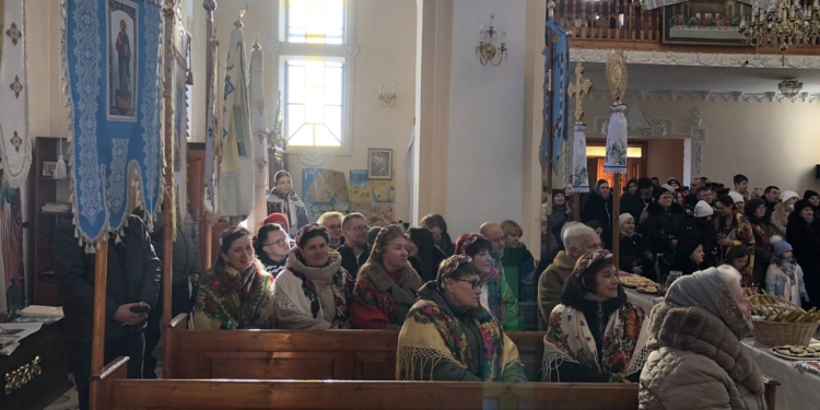 У Білецькій громаді провели Розколяду на підтримку ЗСУ