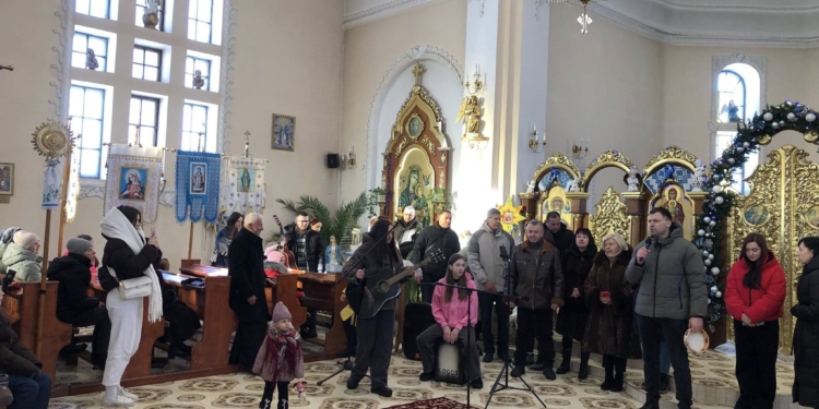 У Білецькій громаді провели Розколяду на підтримку ЗСУ