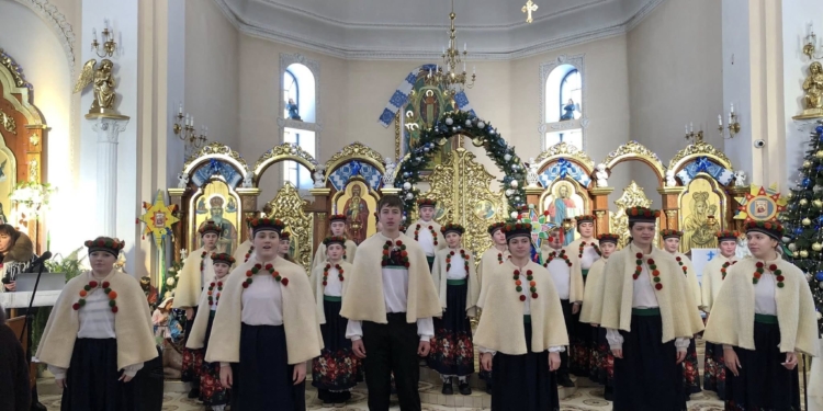 У Білецькій громаді провели Розколяду на підтримку ЗСУ