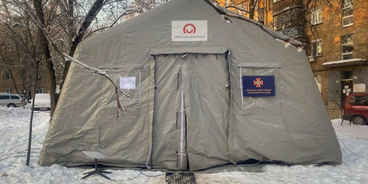 Рятувальники Тернопільщини долучилися до ліквідації наслідків ударів по критичній інфраструктурі Києва