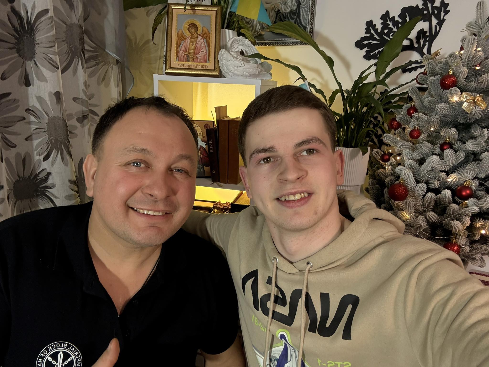 шостим сином