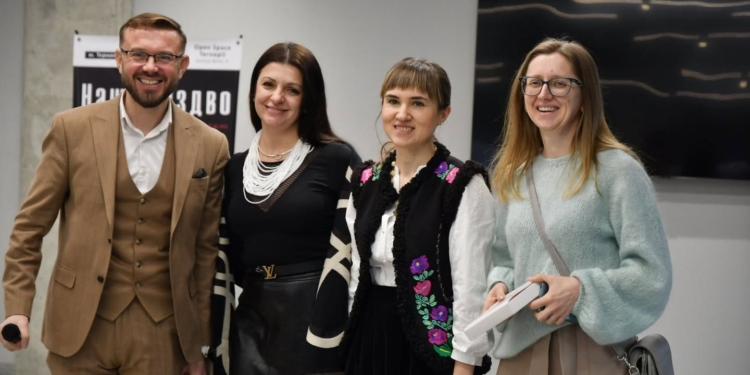 У Тернополі на культурно-благодійному заході “Наше РІЗДВО” зібрали 175 тисяч гривень для артилеристів