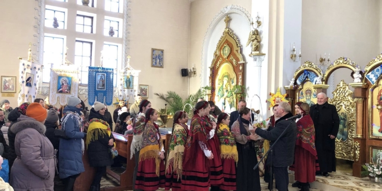 У Білецькій громаді провели Розколяду на підтримку ЗСУ