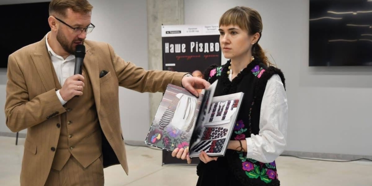 У Тернополі на культурно-благодійному заході “Наше РІЗДВО” зібрали 175 тисяч гривень для артилеристів