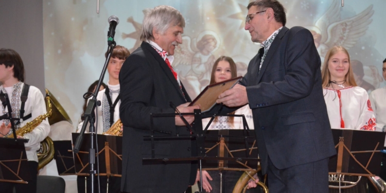 У Білобожницькій громаді відбулася коляда з благодійною ярмаркою на підтримку ЗСУ