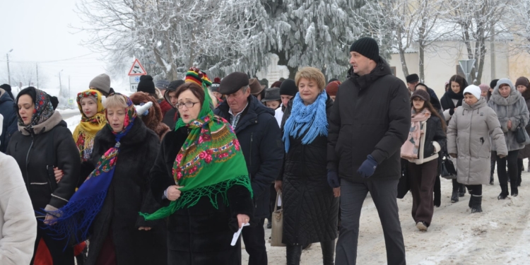 У Білобожницькій громаді відбулася коляда з благодійною ярмаркою на підтримку ЗСУ