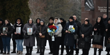 У Тернополі вшанували пам’ять загиблих Героїв під час панахиди «Світло молитви в темряві війни»
