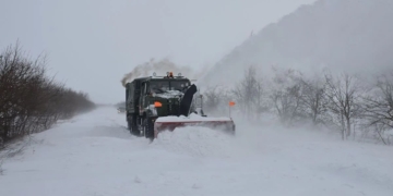 Аграрії допомогли розчистити дороги у селах Чортківської громади після сильних снігопадів