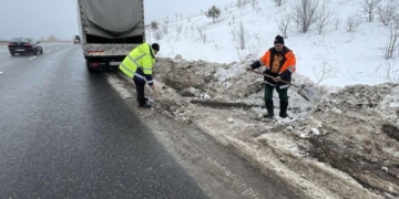 На дорогах Тернопільщини проїзд забезпечений, працює близько 50 одиниць техніки