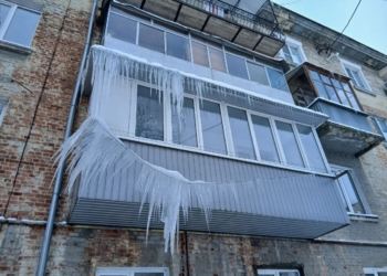 відповідають за ліквідацію бурульок