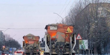 Очищення доріг від снігу