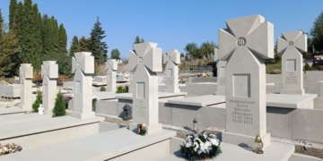 встановленні намогильних пам’ятників військовослужбовцям