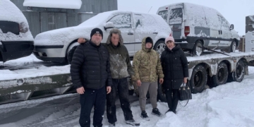 Дві aвтівки тернопільські митники передали військовим у перший день року