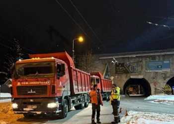 Прибирання снігу в Тернополі триває: уночі з вулиць міста близько 1800 м³ снігу