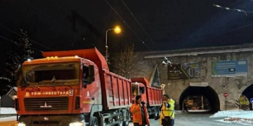 Прибирання снігу в Тернополі триває: уночі з вулиць міста близько 1800 м³ снігу