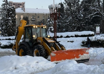 Прибирання снігу