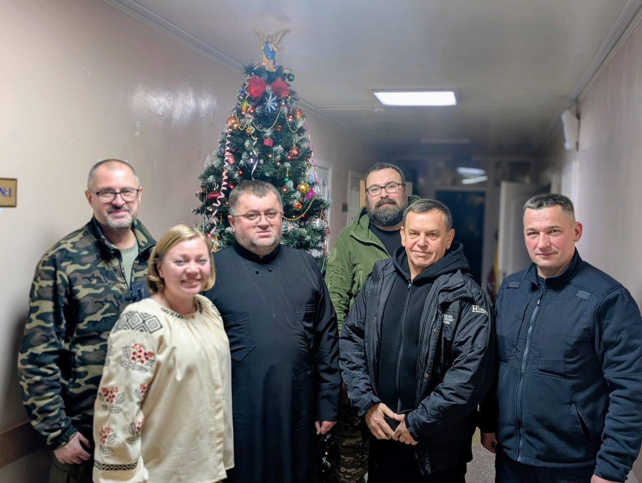 Святвечір із воїнaми: Миколa Люшняк відвідaв військових нa сході