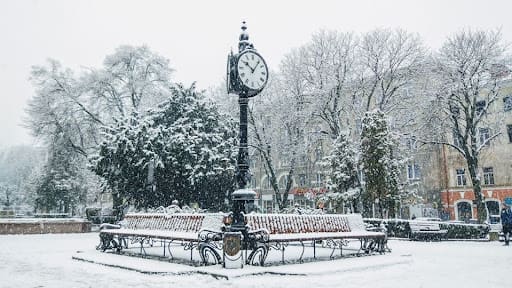У Тернополі замерзла візитівка міста – тристоронній годинник