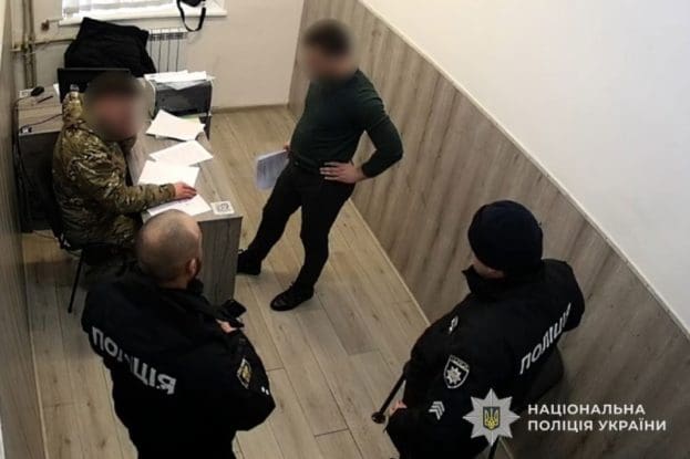 Хабарник з Кременецького ТЦК може вийти під заставу в 266 240 грн