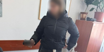 У Тернополі поліція встановила жінку, яка залишила новонароджену дитину в під’їзді