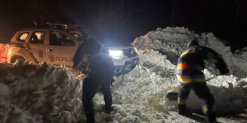 Допомогли поліцейські