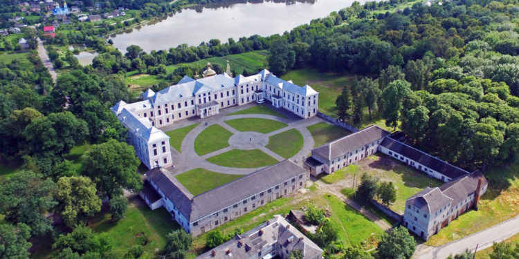 планують масштабну реконструкцію Вишнівецького парку