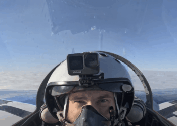 «ВІКІНГ» у небі війни: бойовий льотчик з понад 300 вильотами нищить зброю ворога