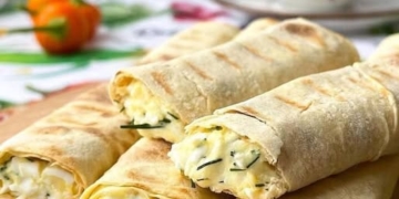 Лаваш з яйцем і сиром