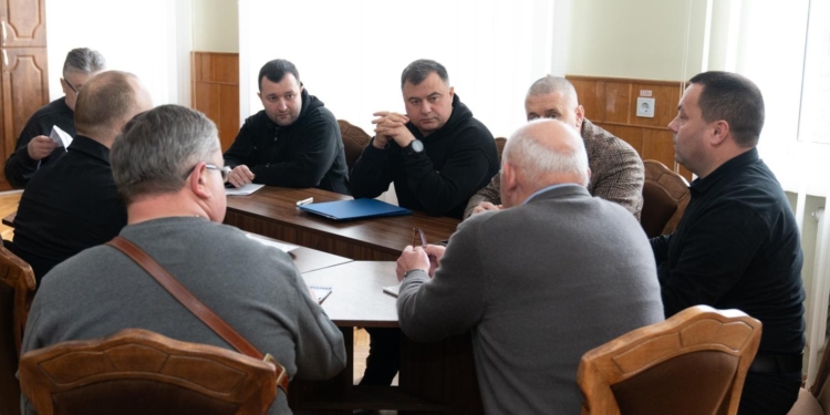 Будівництво мосту