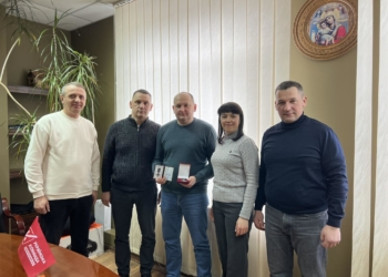 Микола Люшняк зустрівся з хірургом Сергієм Палкою, який рятує життя військових 