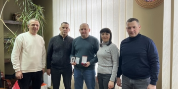 Микола Люшняк зустрівся з хірургом Сергієм Палкою, який рятує життя військових 