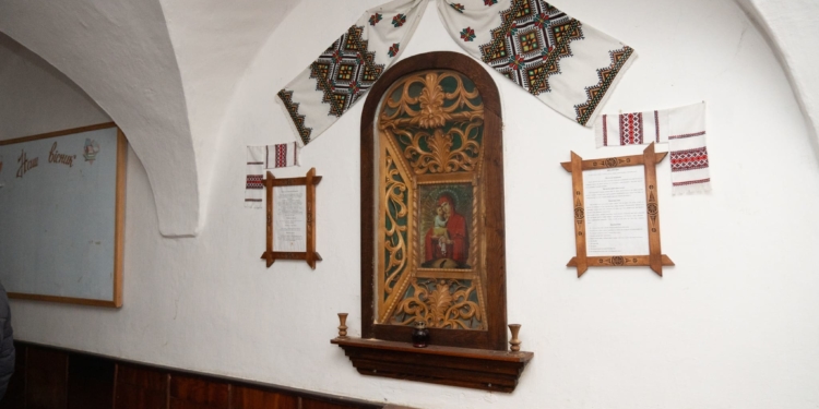 Духовне відродження Бережан: монастир бернардинців передали релігійній громаді