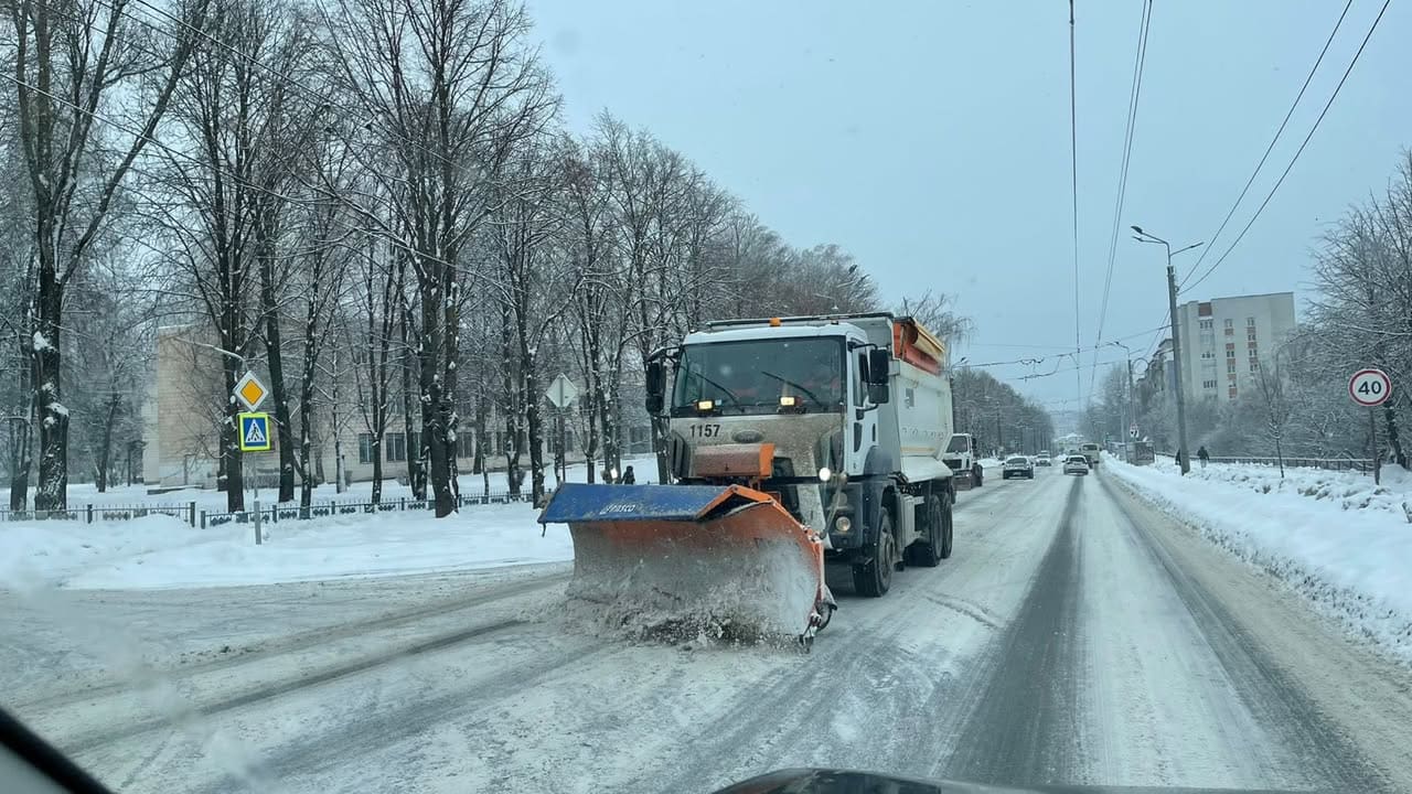 Комунальники Тернополя працюють цілодобово, а двори перевірять на інтерактивній карті