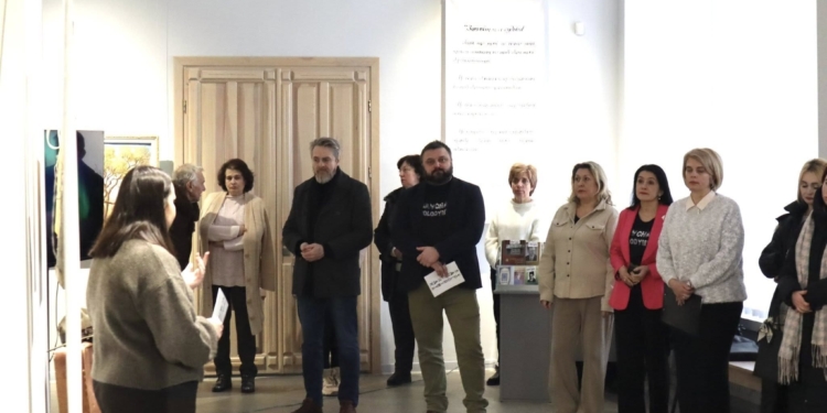 У Тернополі презентували мистецький проєкт «Австралійське літо посеред української зими»