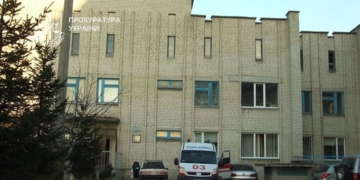 Семеро медичних працівників