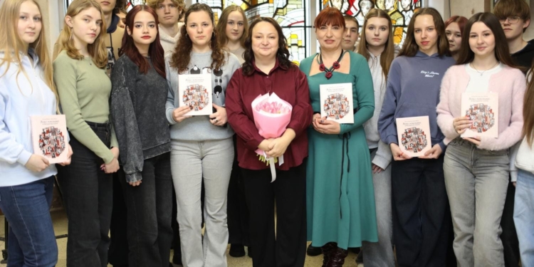 У Тернополі презентували останню книгу Ірини Фаріон «Мова і мовознавці»