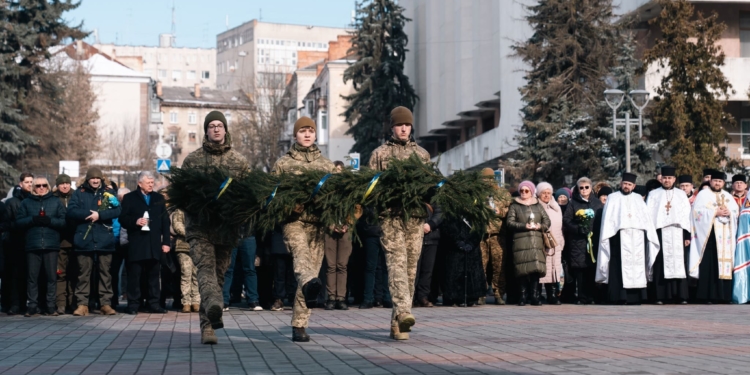 Небесна Сотня тримає небо: Тернопіль вшанував 12-ту річницю подвигу Героїв