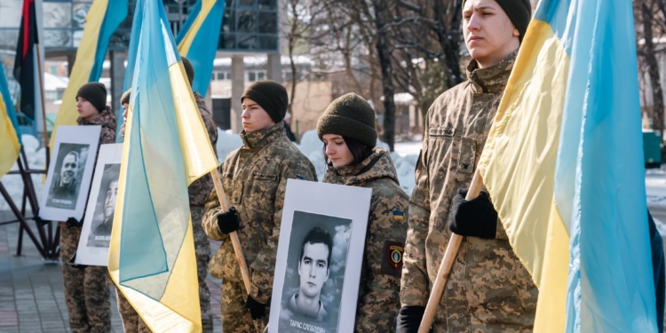 Небесна Сотня тримає небо: Тернопіль вшанував 12-ту річницю подвигу Героїв