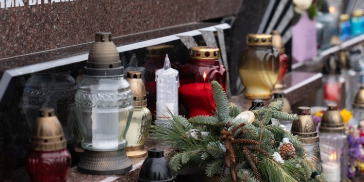 «Світло молитви в темряві війни»: у Тернополі відбулася спільна молитва за захисників, які загинули у лютому