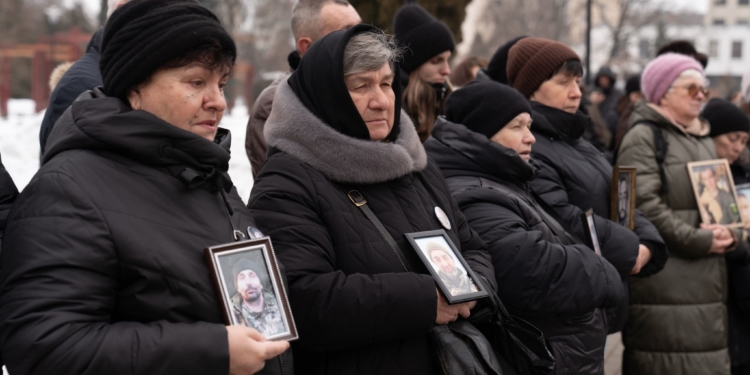 «Світло молитви в темряві війни»: у Тернополі відбулася спільна молитва за захисників, які загинули у лютому