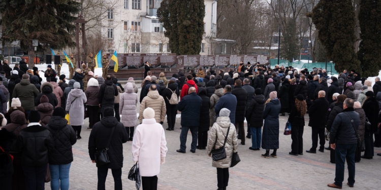 «Світло молитви в темряві війни»: у Тернополі відбулася спільна молитва за захисників, які загинули у лютому